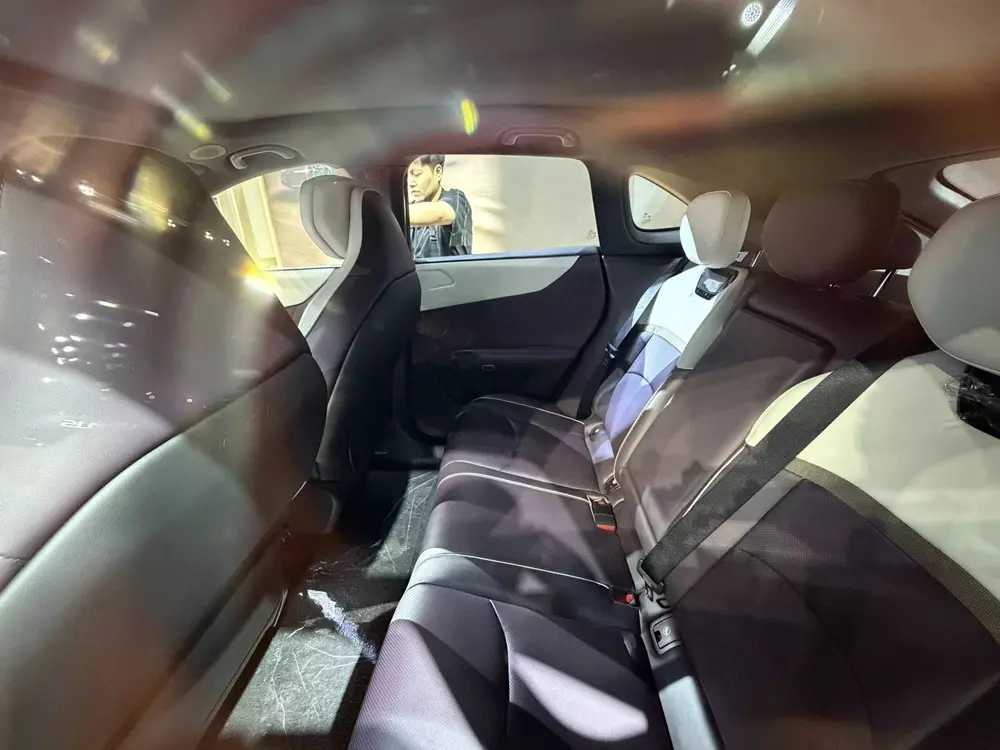 SUV hạng trung Mazda CX-6e được trưng bày tại Thái Lan, bán ra vào cuối năm nay - Ảnh 8.