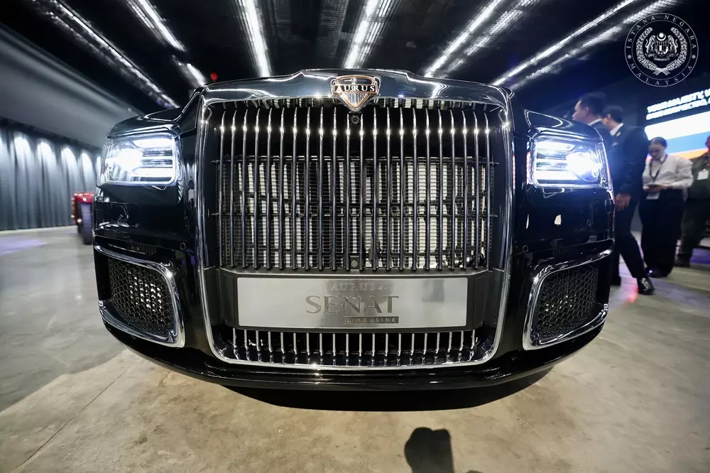 Quốc vương Malaysia sở hữu Aurus Senat - xe limousine chuyên chở Tổng thống Nga - Ảnh 3.