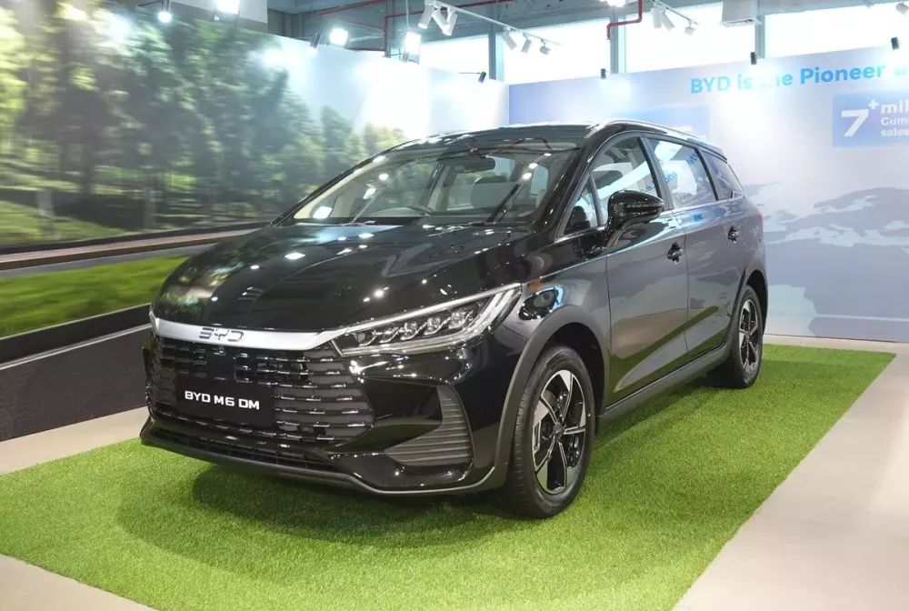 Mẫu MPV 7 chỗ BYD M6 đang bán ở Việt Nam có thêm phiên bản chỉ tiêu thụ 1,53 lít xăng/100 km - Ảnh 3.