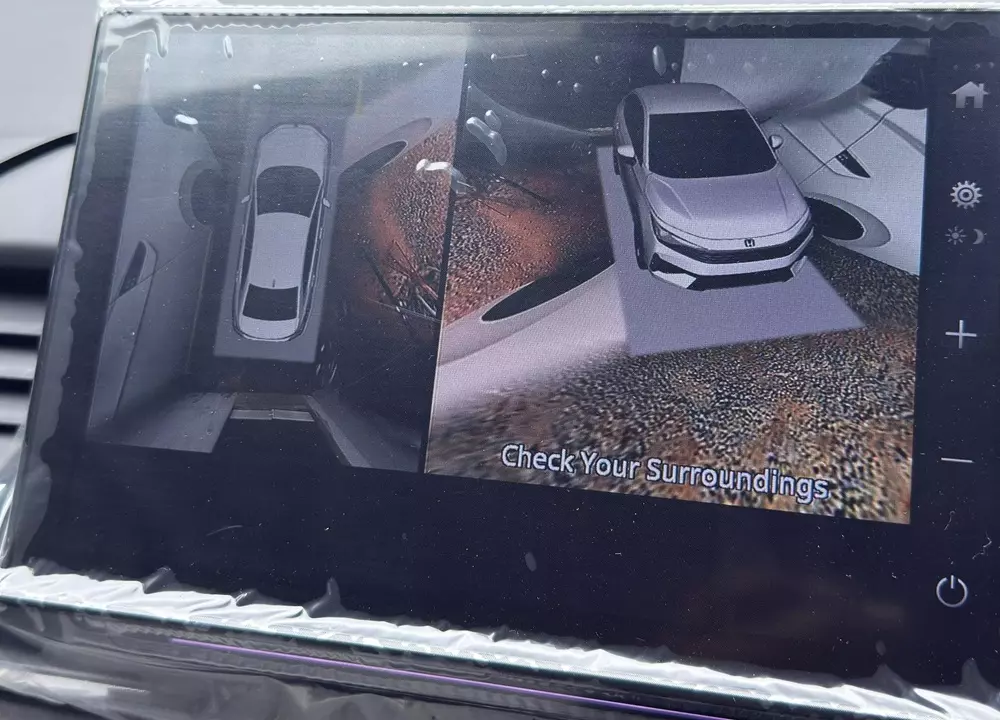 Honda City 2026 lộ rõ nội thất với màn hình cảm ứng cỡ lớn và camera 360 độ trước ngày ra mắt - Ảnh 8. Honda City 2026 lộ rõ nội thất với màn hình cảm ứng cỡ lớn và camera 360 độ trước ngày ra mắt - Ảnh 8.