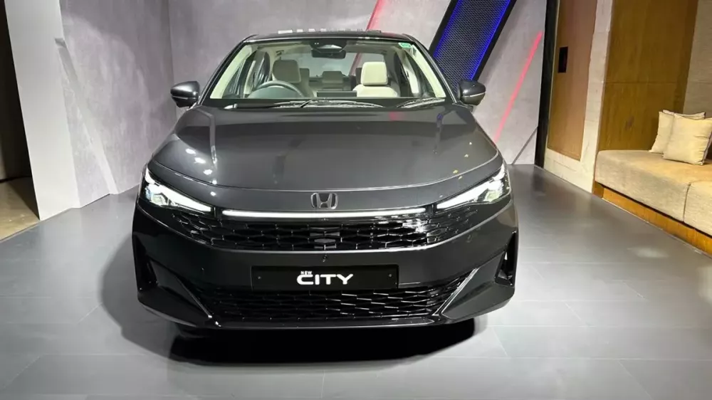 Honda City 2026 chính thức ra mắt với màn hình lớn hơn, thêm camera 360 độ và chỉ "ăn" 3,6 lít/100 km - Ảnh 3. Honda City 2026 chính thức ra mắt với màn hình lớn hơn, thêm camera 360 độ và chỉ "ăn" 3,6 lít/100 km - Ảnh 3.