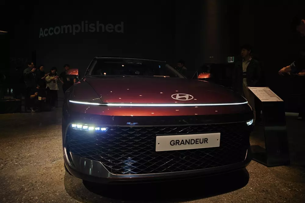 Hyundai Grandeur 2026 sở hữu hệ thống đèn trước ấn tượng