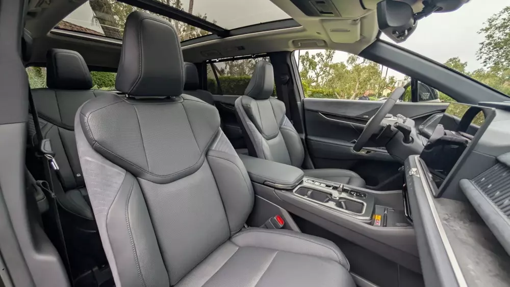 SUV hạng sang Lexus TZ được xác nhận sẽ bán ở Việt Nam vào năm sau - Ảnh 5.