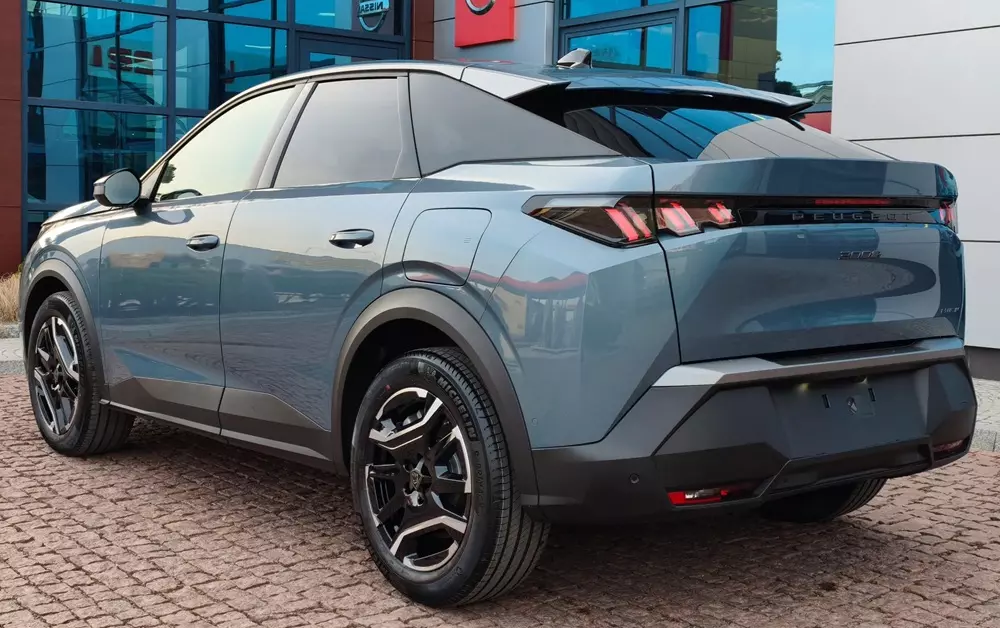 Peugeot 3008 2026 sở hữu thiết kế SUV lai Coupe mượt mà