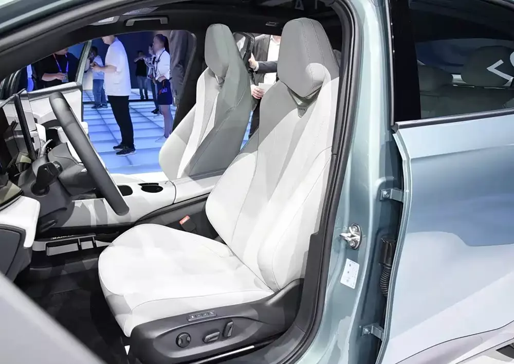 Hàng ghế trước của Volkswagen ID. Unyx 07