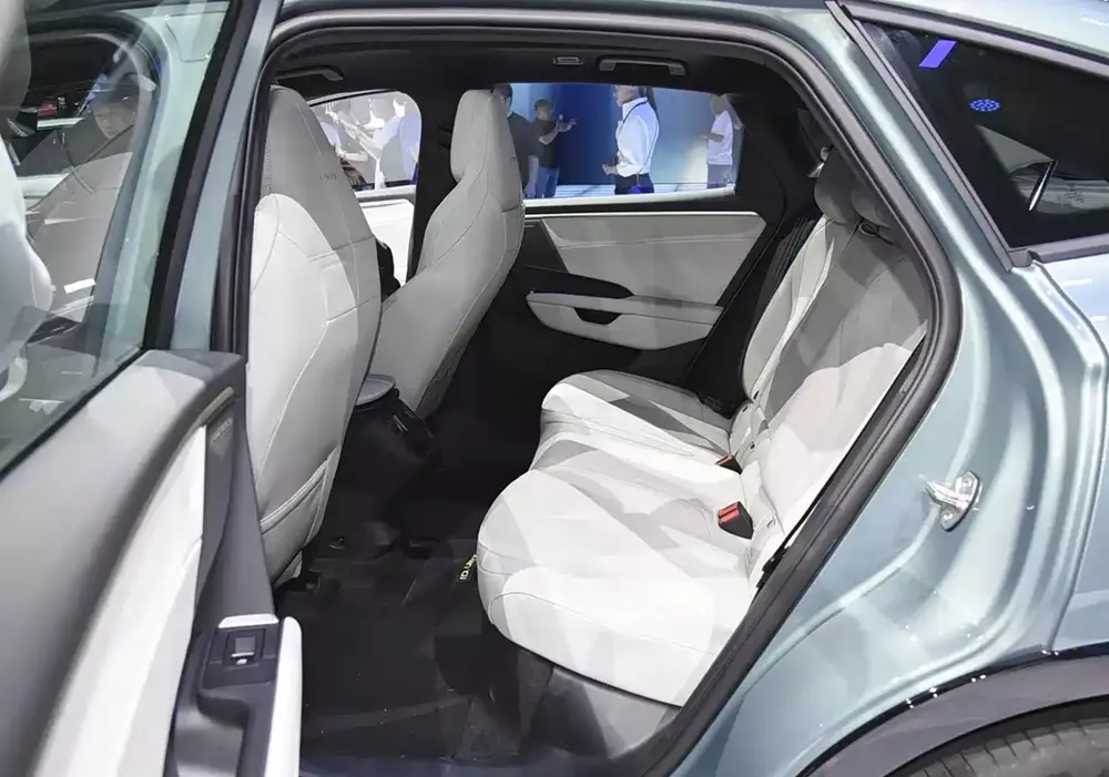 Hàng ghế sau của Volkswagen ID. Unyx 07