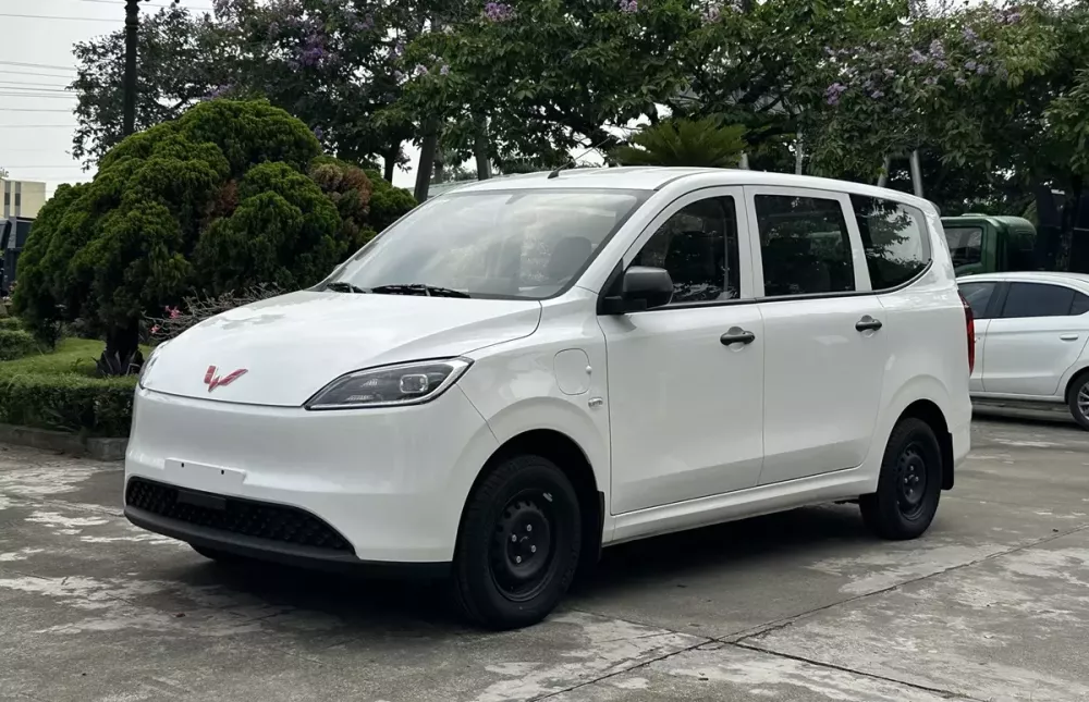 Cận cảnh Wuling Grango - MPV 7 chỗ có giá khởi điểm chỉ 499 triệu đồng ở Việt Nam