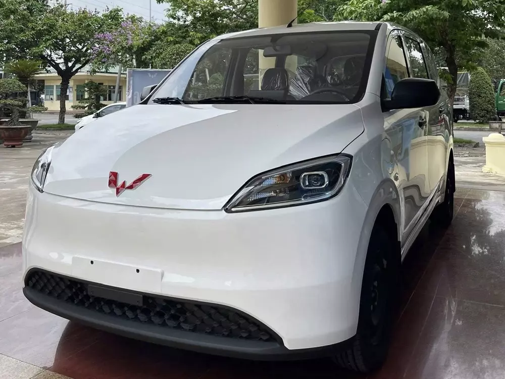 Wuling Grango phiên bản thuần điện với đầu xe đóng kín